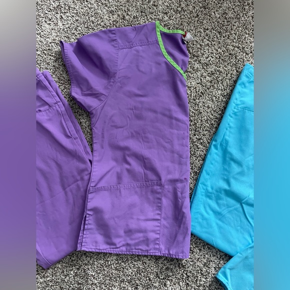 Dickies scrub set. 2 sets size small - Picture 6 of 9